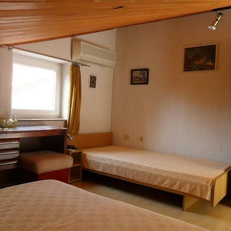 Apartments Simpa Njivice Extérieur photo
