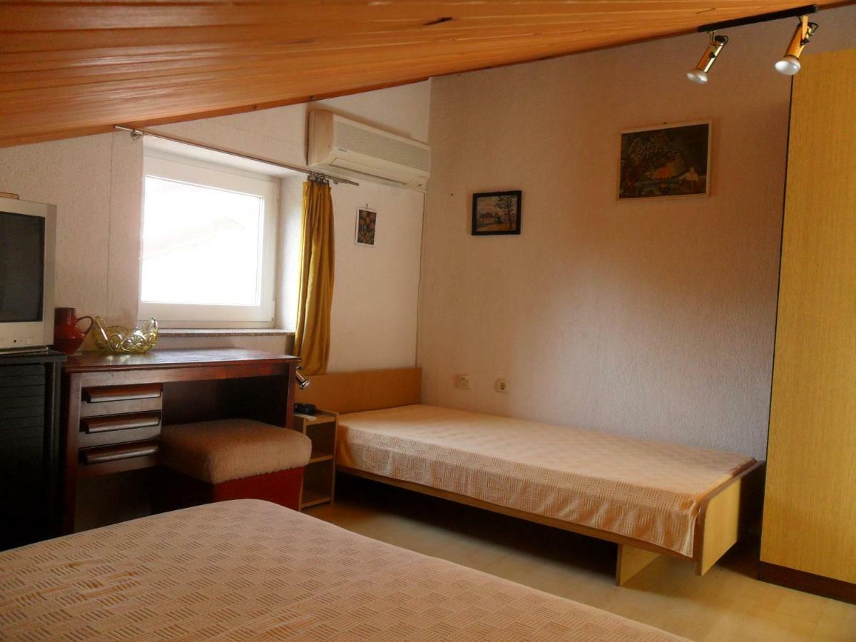 Apartments Simpa Njivice Extérieur photo