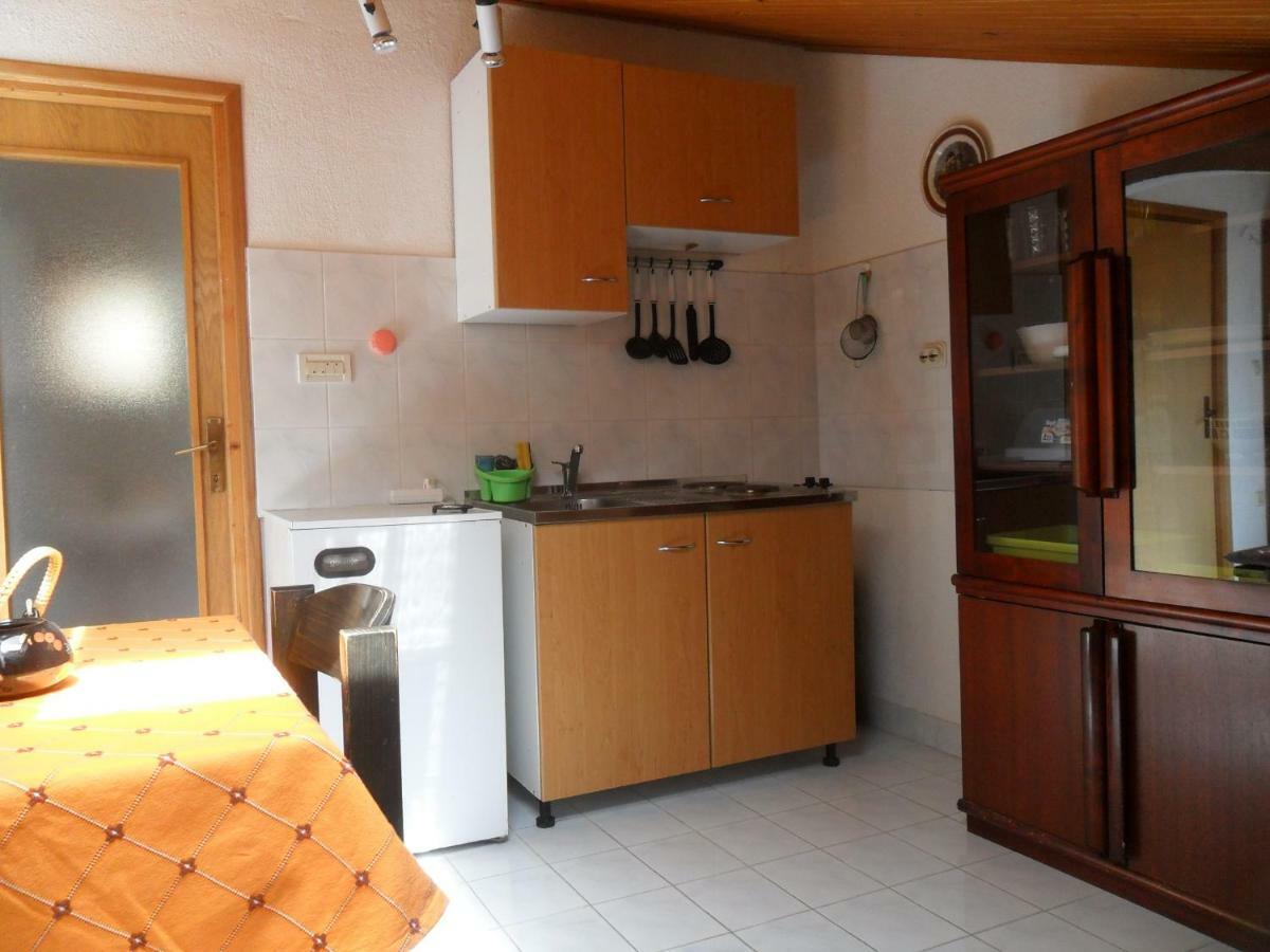 Apartments Simpa Njivice Extérieur photo