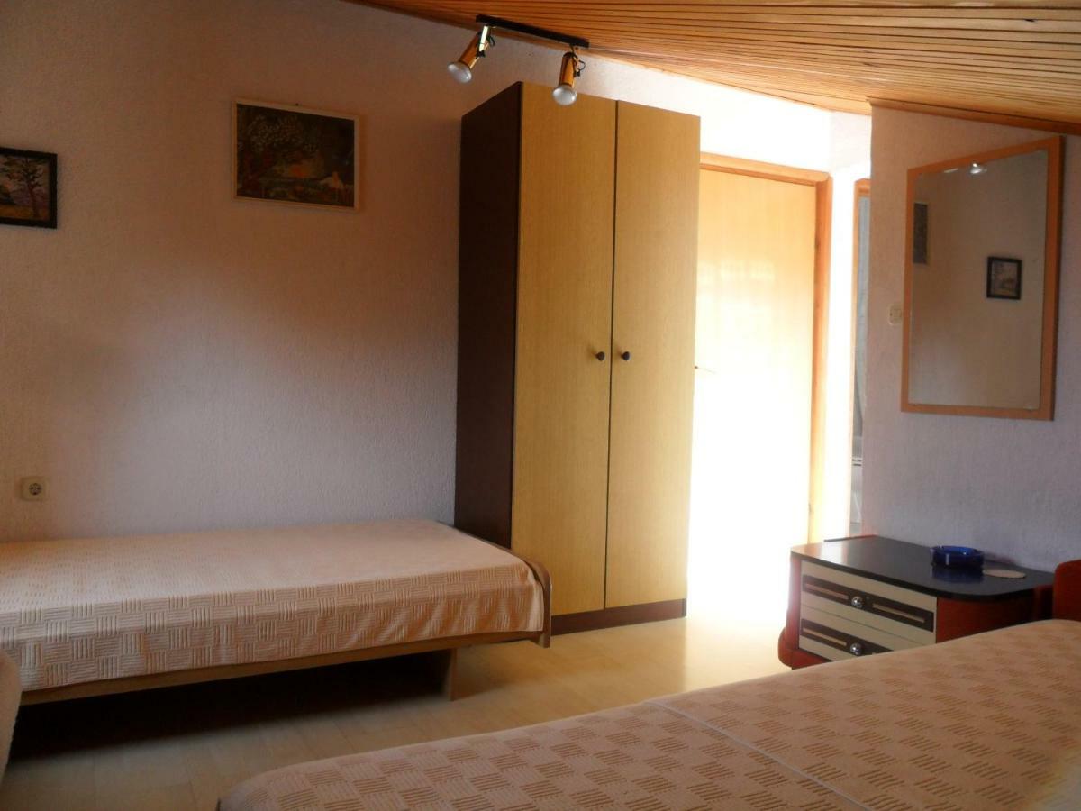 Apartments Simpa Njivice Extérieur photo